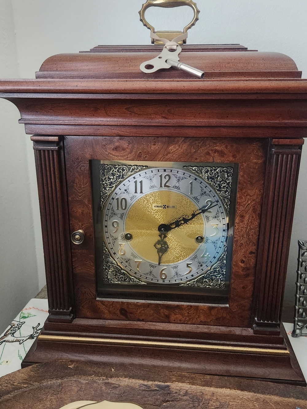 Vtg Howard Miller Colonial Mantel Clock- German 1050-020 Movement 1980